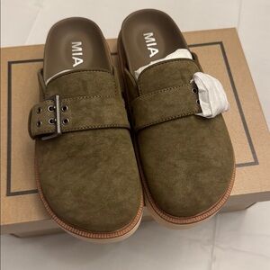 MIA Women’s Olive Slip-On Mules Shoes - size 6M - NIB